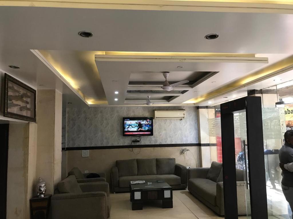 Adb Rooms Udhav Palace Нью-Дели Экстерьер фото