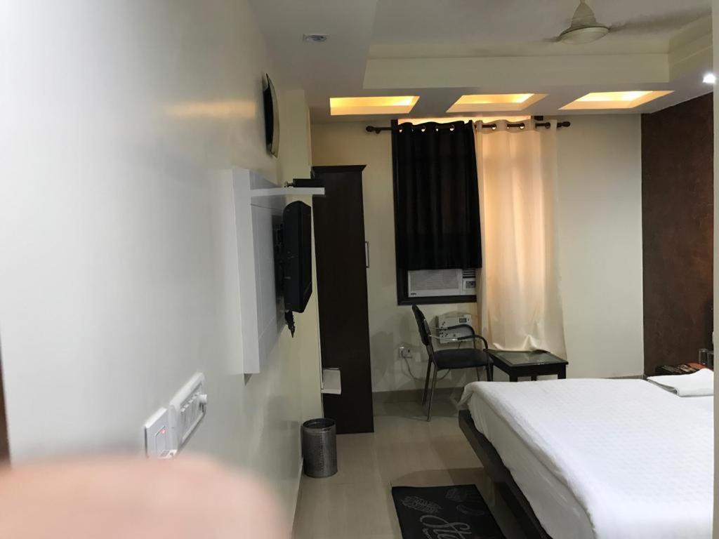 Adb Rooms Udhav Palace Нью-Дели Экстерьер фото